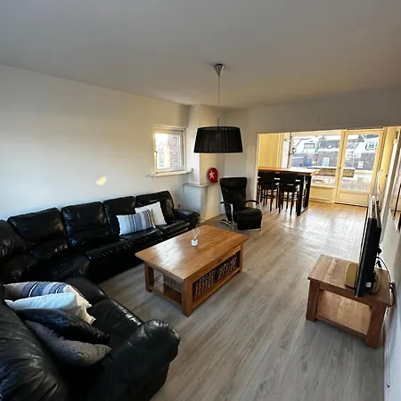 Lovely 2-bedroom With Balcony アパート マーストリヒト