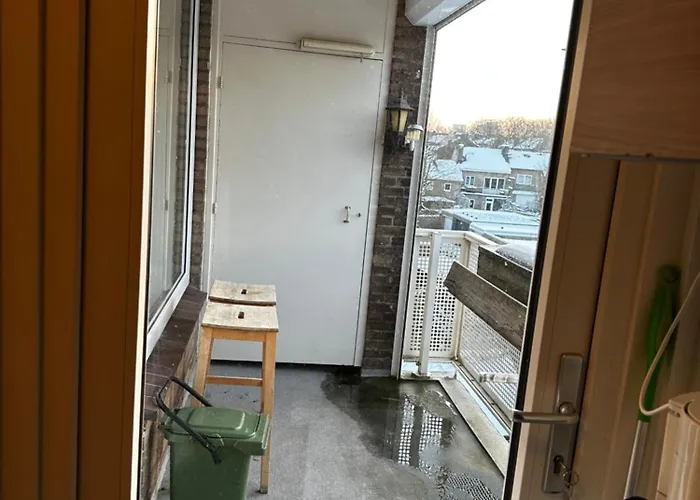 Lovely 2-bedroom With Balcony Appartement *