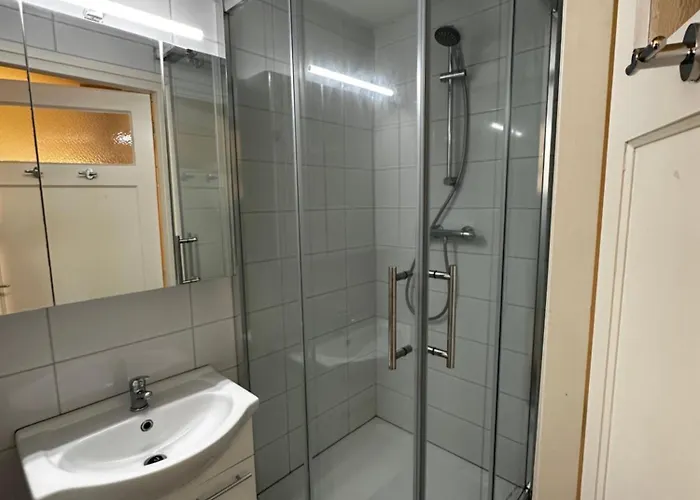 Lovely 2-bedroom With Balcony